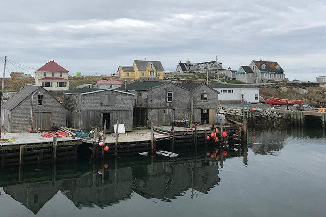 Small Group Tour - Peggy's Cove, Lunenburg, the Annapolis Valley - Ninety Minutes in Lunenburg’s Colorful Streets