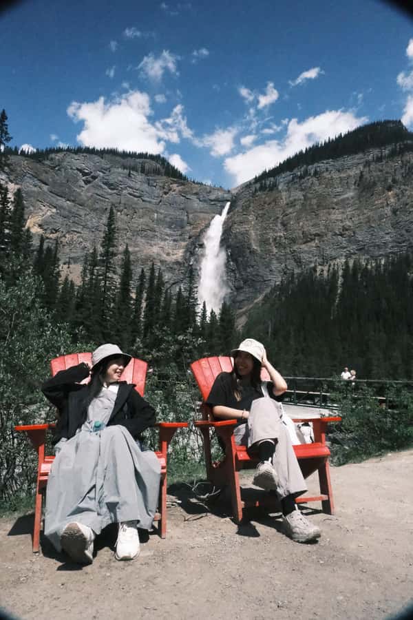 Small Grp: Emerald Lake (Optional Canoe) & Takakkaw Falls - Why the guide matters in a small group