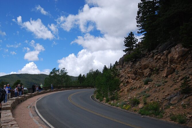 Smartphone Audio Driving Tour between Banff and Calgary - Lake Louise, Castle Mountain, and the sights you may choose