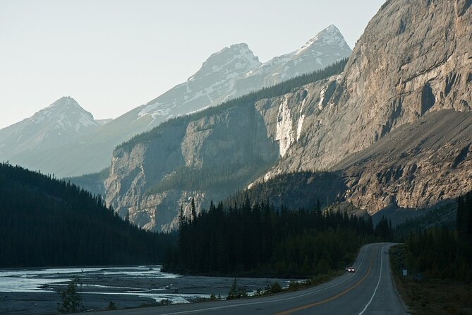 Smartphone Audio Driving Tour between Banff and Calgary - Trivia, narration, and the real driving experience