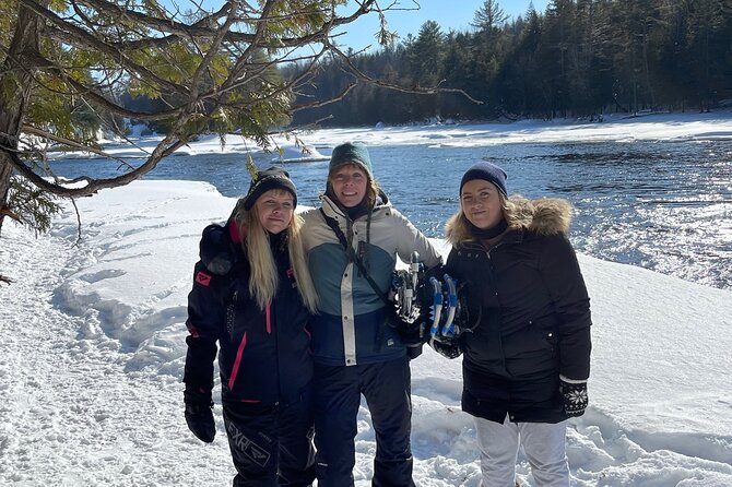 Snowshoeing with mountain goats Private activity - Following the Jacques-Cartier River