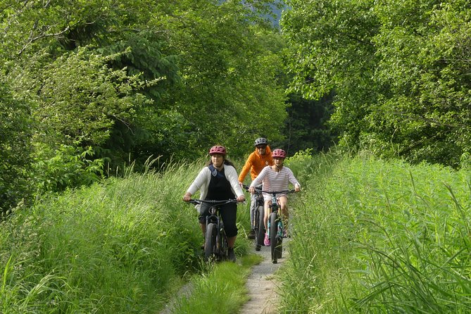 Squamish Discovery Eco-tour - Entering the Squamish Estuary