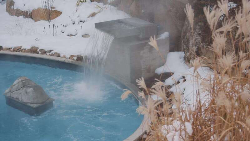 Stoneham: Nordic spa Thermal Experience - A quiet river setting near Québec City