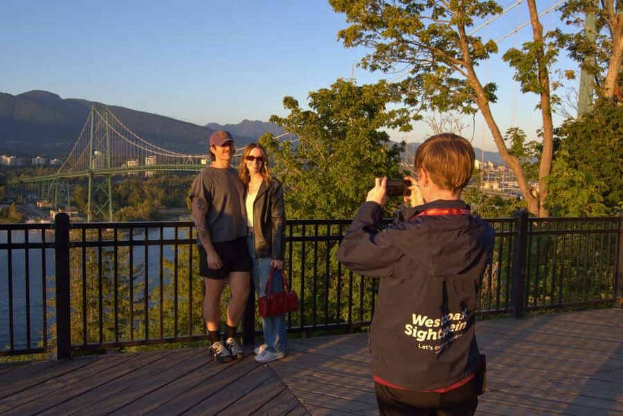 Sunset Bus Tour: Stanley Park & English Bay Photostops - Start at Canada Place, then let Vancouver come to you