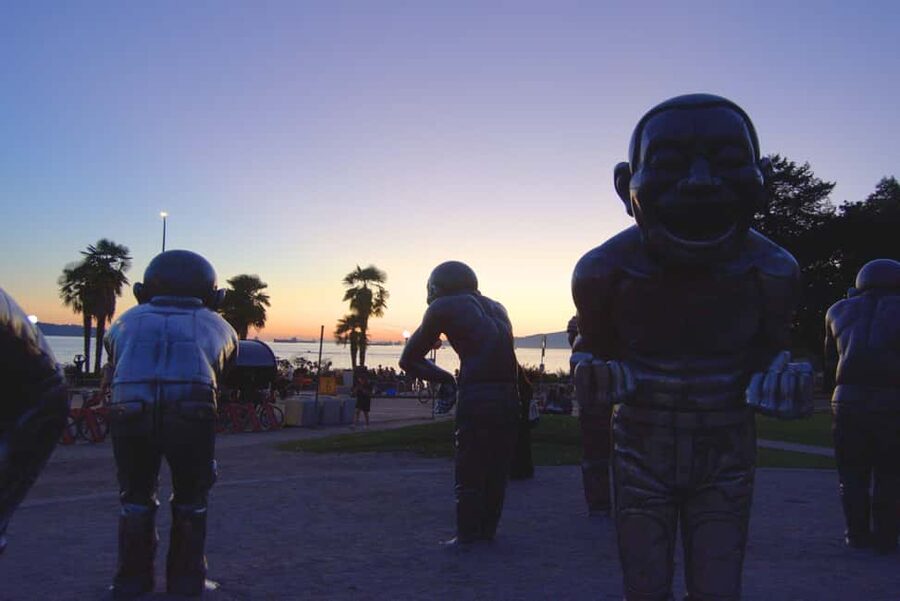 Sunset Bus Tour: Stanley Park & English Bay Photostops - Who will enjoy this evening bus ride?