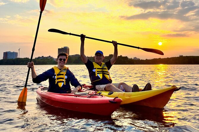 Sunset Kayak Tour in Downtown Ottawa and Gatineau - Key points at a glance