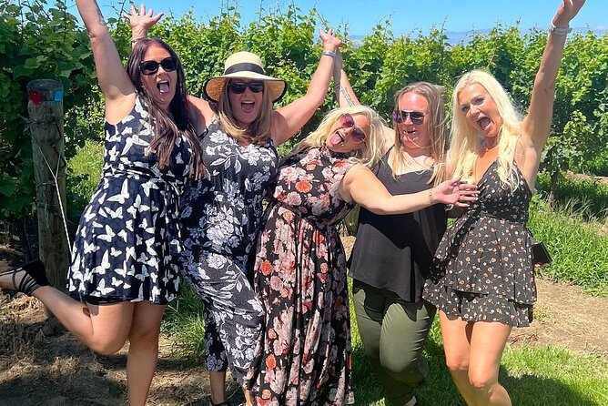 Sunset Niagara-on-the-Lake Small Group Wine Tour with Dinner - Winery stop one: a quick introduction to Niagara wine