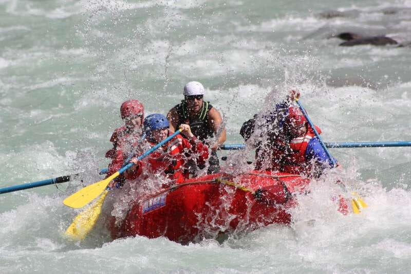 Sunwapta Challenge Whitewater Rafting in Jasper - Why the Sunwapta River feels like a proper whitewater trip