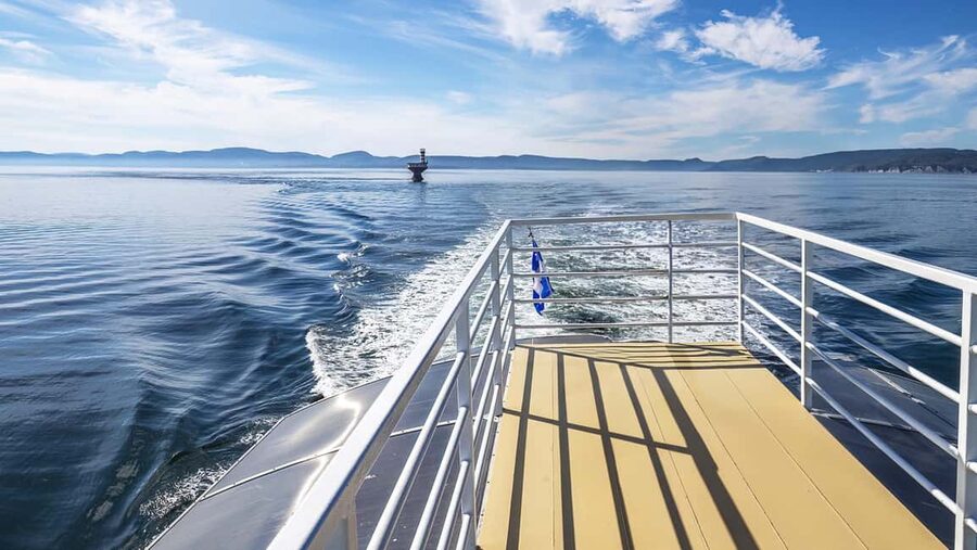Tadoussac/Charlevoix: VIP Lounge OR UpperDeck Whale Watching - Prince Shoal Light and the open St. Lawrence
