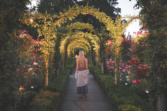 The Butchart Gardens Express Shuttle from Downtown Victoria - Three hours among 55 acres of gardens