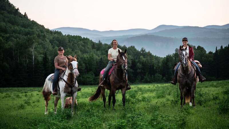 The Montagnarde: Guided horseback ride on mountain trails. - Getting comfortable in the saddle