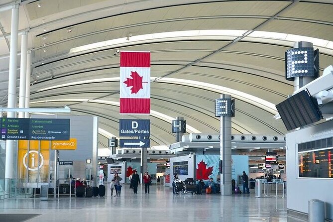 Toronto Airport Private Arrival Transfer-YYZ to Toronto Downtown - Booking details, cancellation, and access