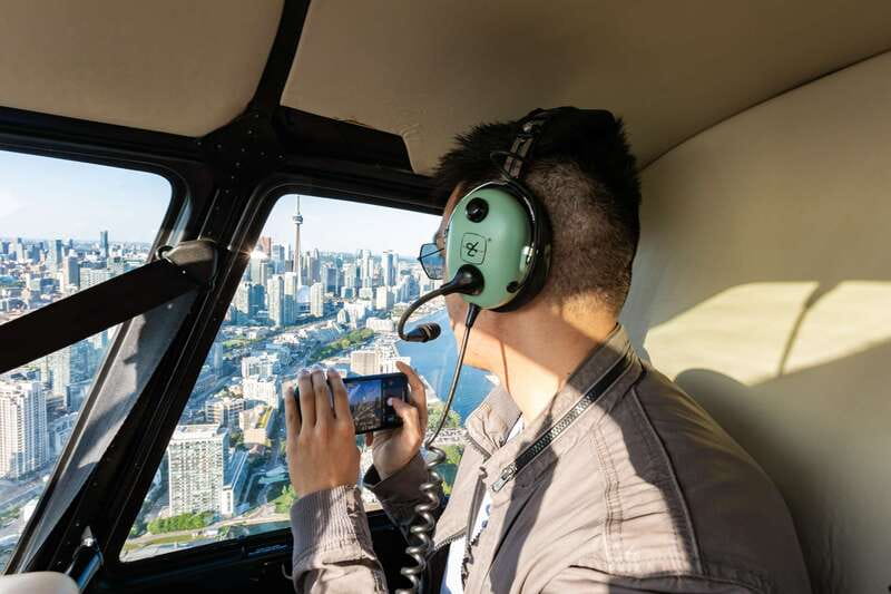 Toronto: City Sightseeing Helicopter Tour - A figure-eight route over downtown Toronto