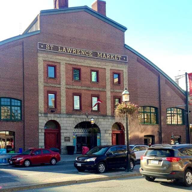 Toronto: City Walking Tour - Finishing with food at St. Lawrence Market