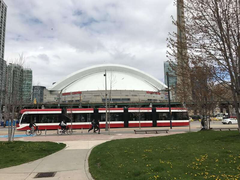 Toronto: City Walking Tour - The CN Tower and Rogers Centre from street level