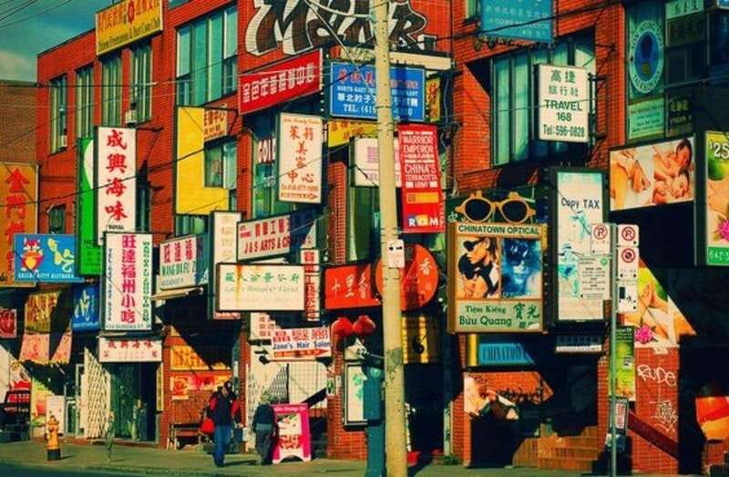 Toronto: Distillery & Old Town Private Walking Tour - Mackenzie House and Toronto’s political past