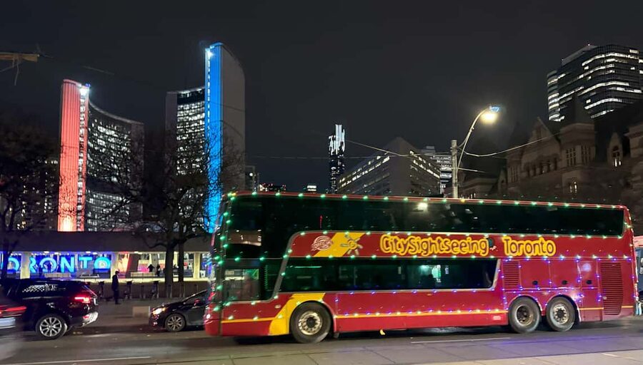 Toronto: Festive Lights Bus Tour - What this Toronto holiday tour is really like