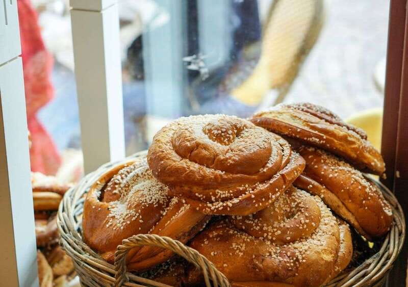 Toronto Food Tour with Local Foodie, Personalized & Private - The host can make or break the experience