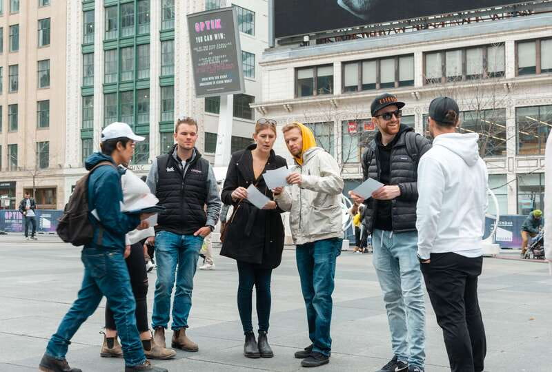 Toronto: Hollywood North Experience Film & TV Tour - The CN Tower, Eaton Centre, and the final stretch