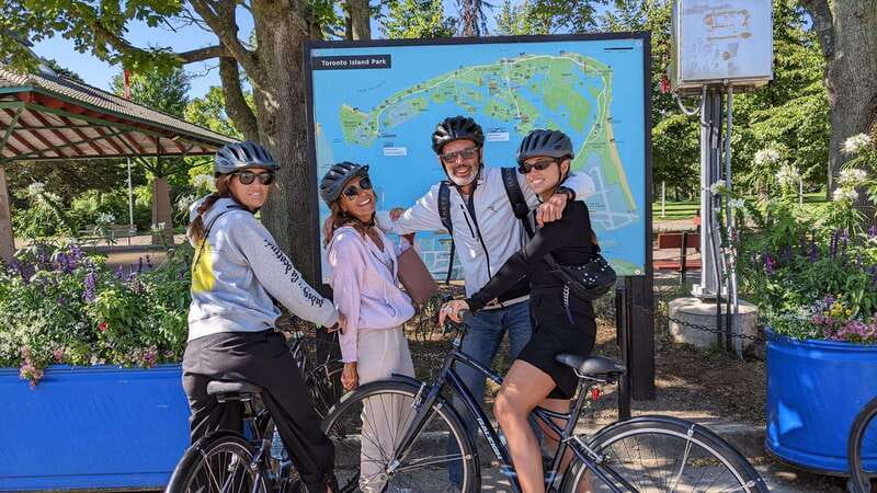 Toronto Islands: Morning or Twilight 3.5-Hour Bike Tour - Why a bicycle is the right way to see Toronto Island