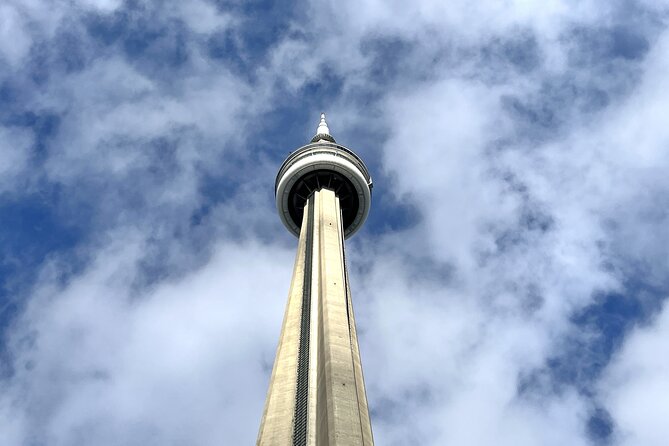 Toronto Landmarks - Berczy Park and the famous dog fountain