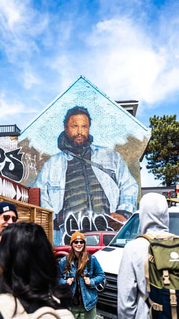Toronto: Must Do NonTouristy Street Art Tour by local Artist - A 30-minute walk through Little Portugal