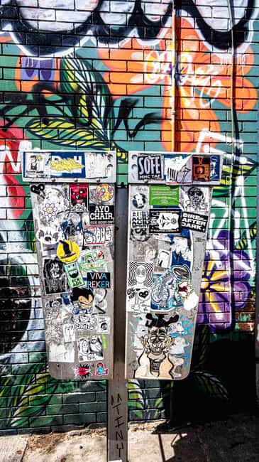 Toronto: Must Do NonTouristy Street Art Tour by local Artist - What the local artist guide adds