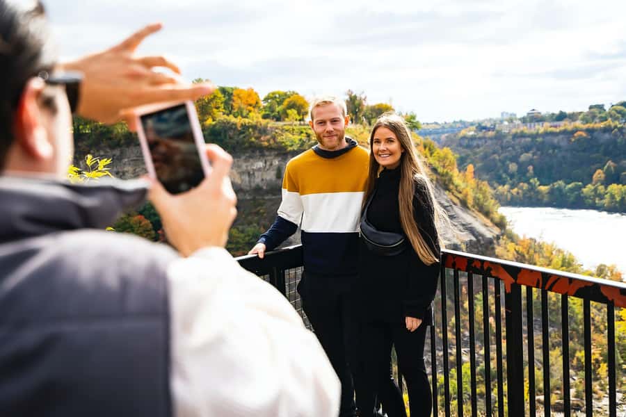 Toronto: Niagara Day Tour w/ Niagara on the Lake & Boat Ride - Why this day tour works from Toronto