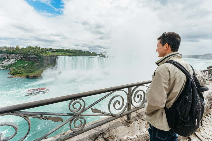 Toronto: Niagara Day Tour w/ Niagara on the Lake & Boat Ride - The bus ride, timing, and comfort