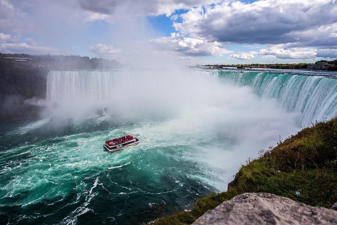 Toronto & Niagara Falls 2 Days Tour - Niagara Falls with very little wasted motion