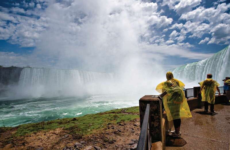 Toronto: Niagara Falls Bus Tour with Maple Tasting and NOTL - Key points to know before booking