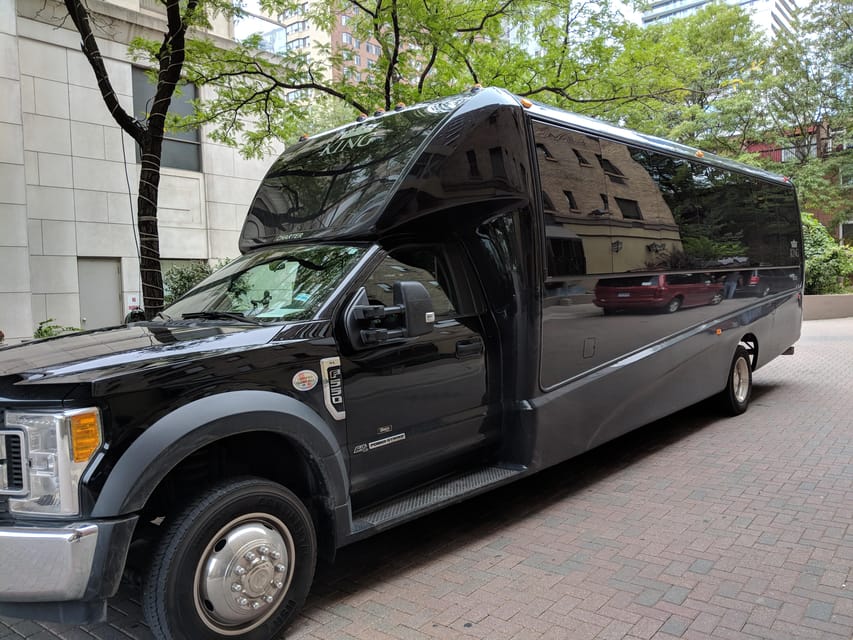Toronto: Niagara Falls Bus Tour with Maple Tasting and NOTL - Niagara-on-the-Lake in 45 minutes