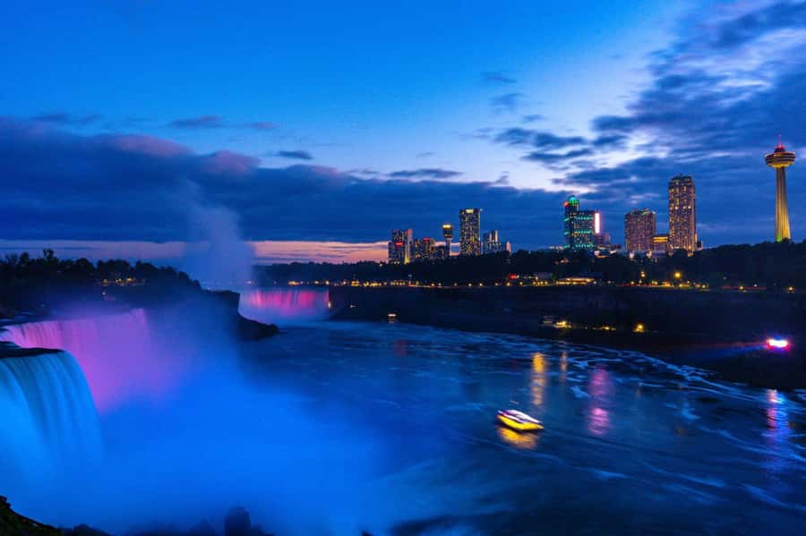 Toronto: Niagara Falls Evening Tour with Fireworks - Key points to know before you go