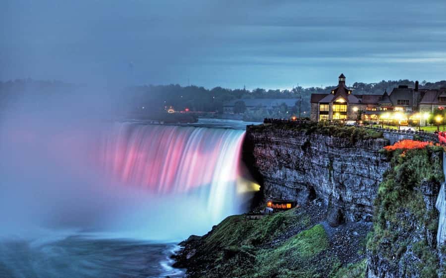 Toronto: Niagara Falls Evening Tour with Fireworks - Why an evening trip changes Niagara Falls