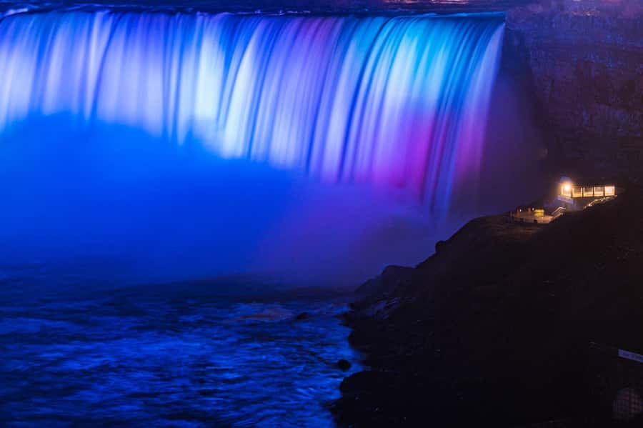 Toronto: Niagara Falls Evening Tour with Fireworks - Table Rock at golden hour