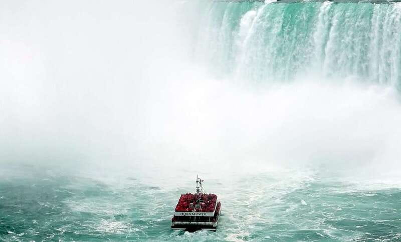 Toronto: Niagara Falls Tour with Boat and Lunch - Lunch with a view, and the important catch