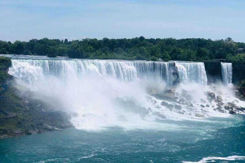 Toronto: Niagara Falls Tour with Boat and Lunch - Maple Leaf Place adds a taste of Ontario