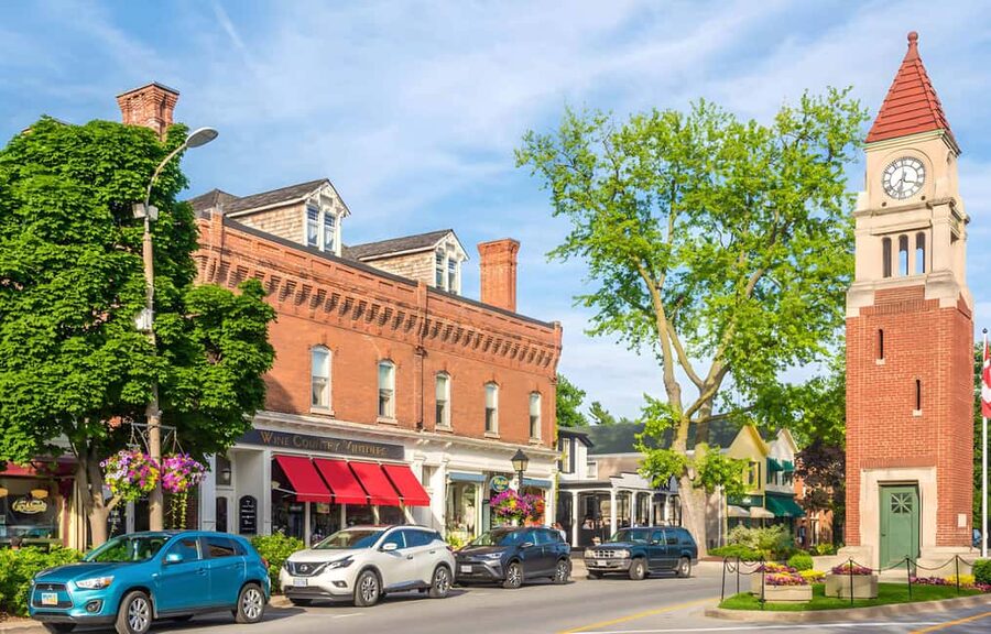 Toronto: Niagara-on-the-Lake, Wine Tasting & Chocolate Tour - Two hours to wander Niagara-on-the-Lake