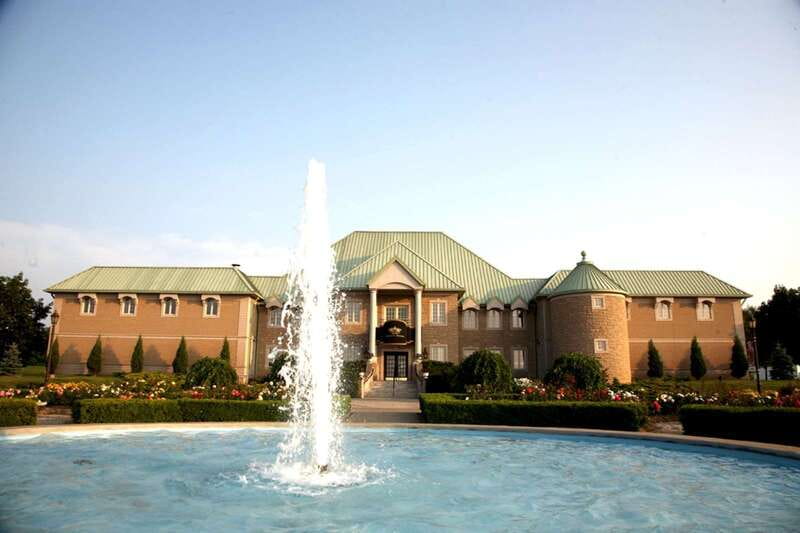Toronto: Niagara Wineries Tasting Tour & Optional Lunch - Who will enjoy this tour most?