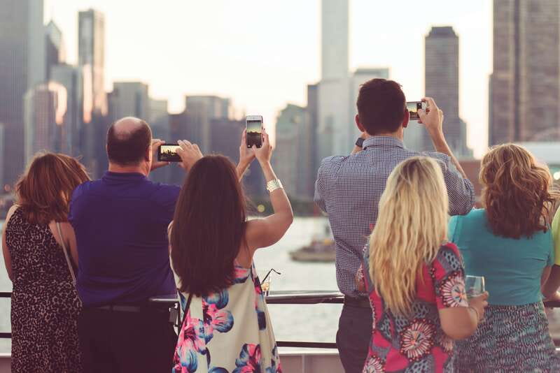 Toronto: Premium Harbor Cruise with Lunch, Brunch, or Dinner - Boarding the Toronto Odyssey One Hour Early