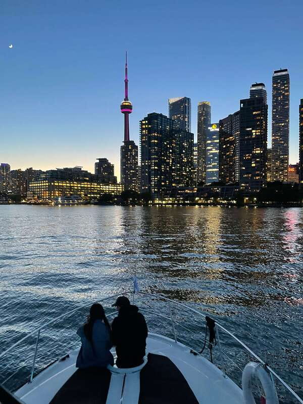 Toronto: Private Luxury Yacht Sightseeing Cruise & Prosecco - Key points to know before boarding