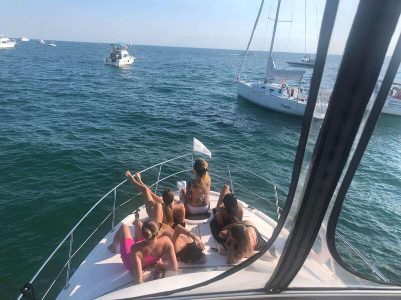 Toronto: Private Luxury Yacht Sightseeing Cruise & Prosecco - Who will enjoy this yacht cruise most