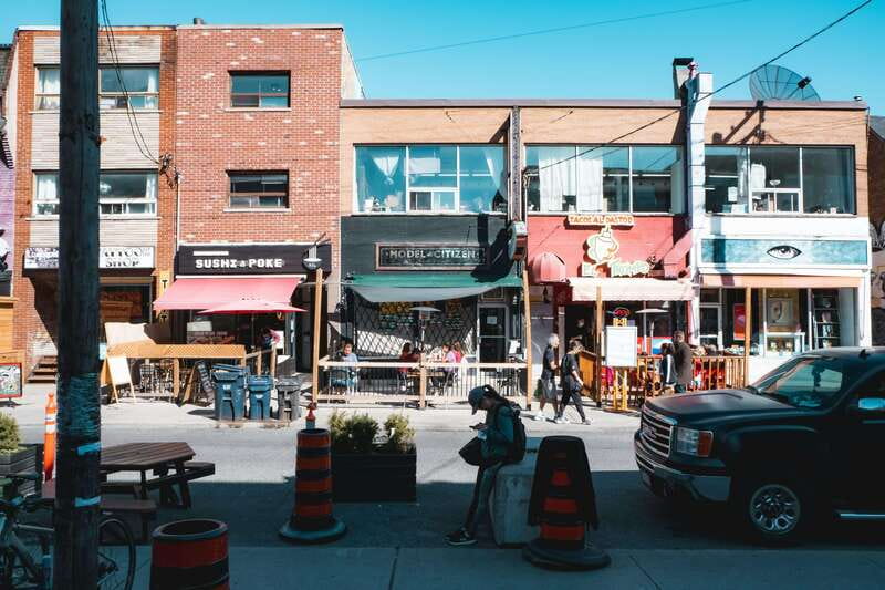 Toronto: Private Small Group City Tour with Local Guide - A fast way to understand Toronto