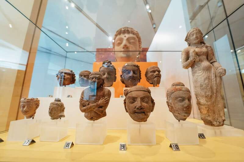Toronto: Royal Ontario Museum Admission Ticket - Minerals, Meteorites, and Unexpected Treasures