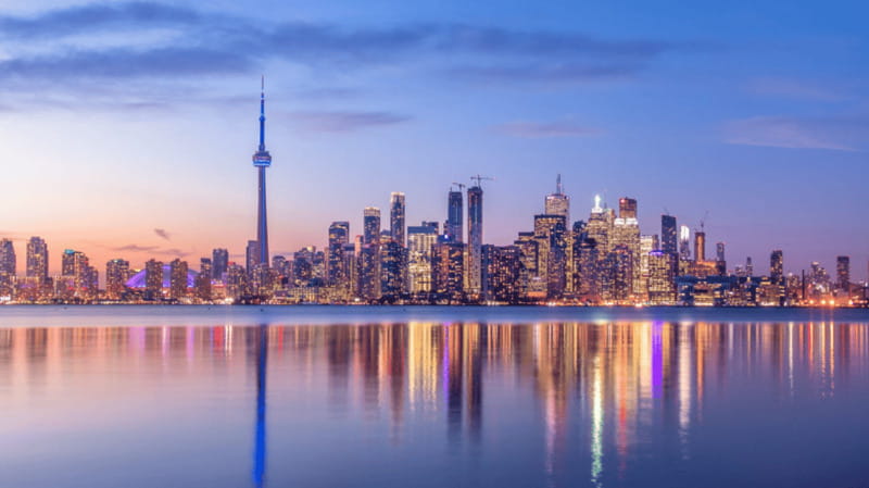 Toronto: Small Group Night Tour with Harbour Boat Cruise - Key points at a glance