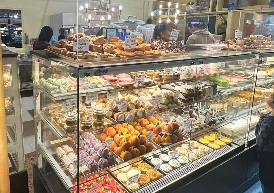 Toronto: St Lawrence & Distillery Food Tour with 6 Tastings - Pasta with three sauces and a Canadian dessert mystery