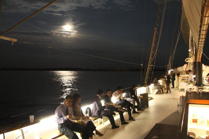 Toronto Tall Ship Boat Cruise - Raising the sails with the crew