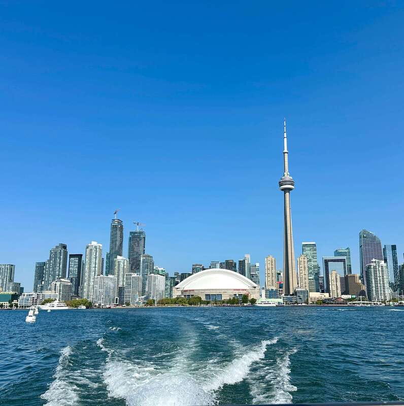 Toronto Waterfront and Islands Guided Bicycle Tour - Toronto Islands by bicycle, with 75 minutes to explore