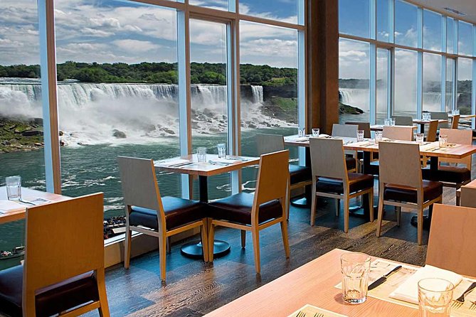 Tour of Niagara Falls with Cruise and Lunch from Toronto - Maple syrup at Maple Leaf Place