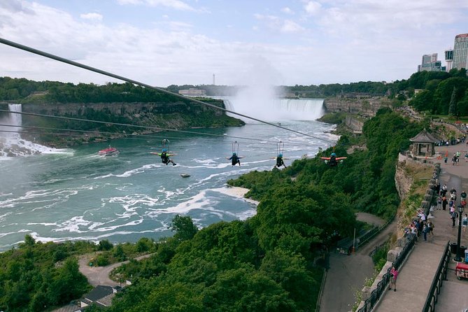 Tour to Niagara Falls from Toronto - The Whirlpool Rapids observation stop